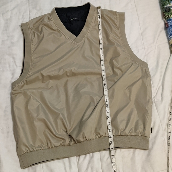 WEDGE Vest With Pockets - Picture 5 of 9